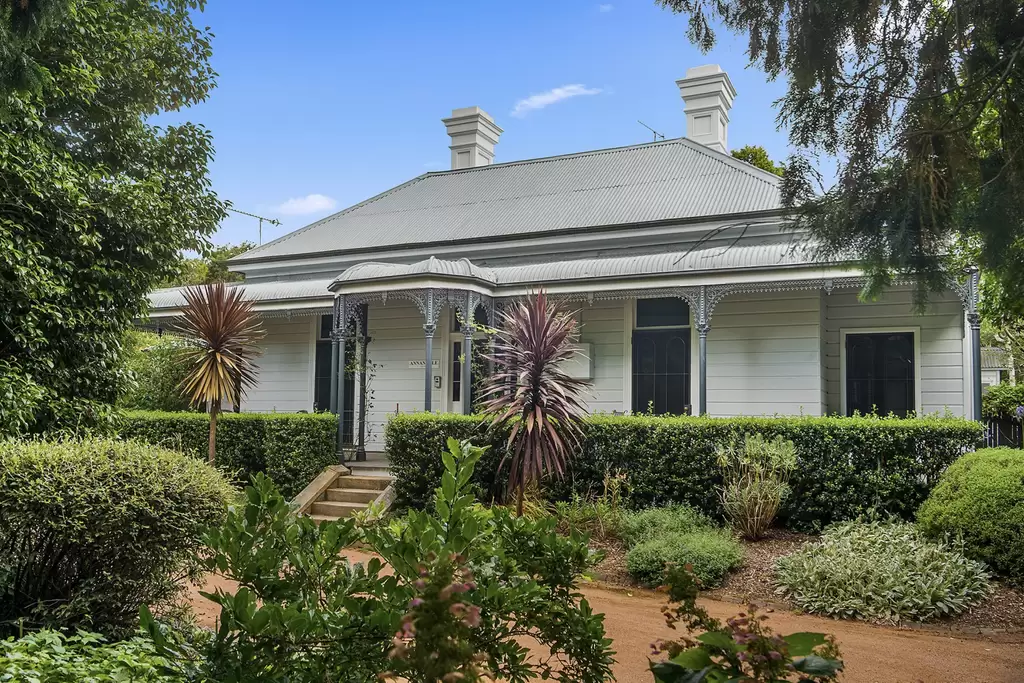 Bowral For Sale by Drew Lindsay Sotheby's International Realty