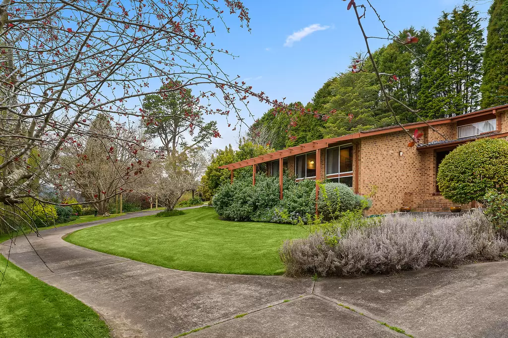 4 Fairway Drive, Bowral Sold by Drew Lindsay Sotheby's International Realty
