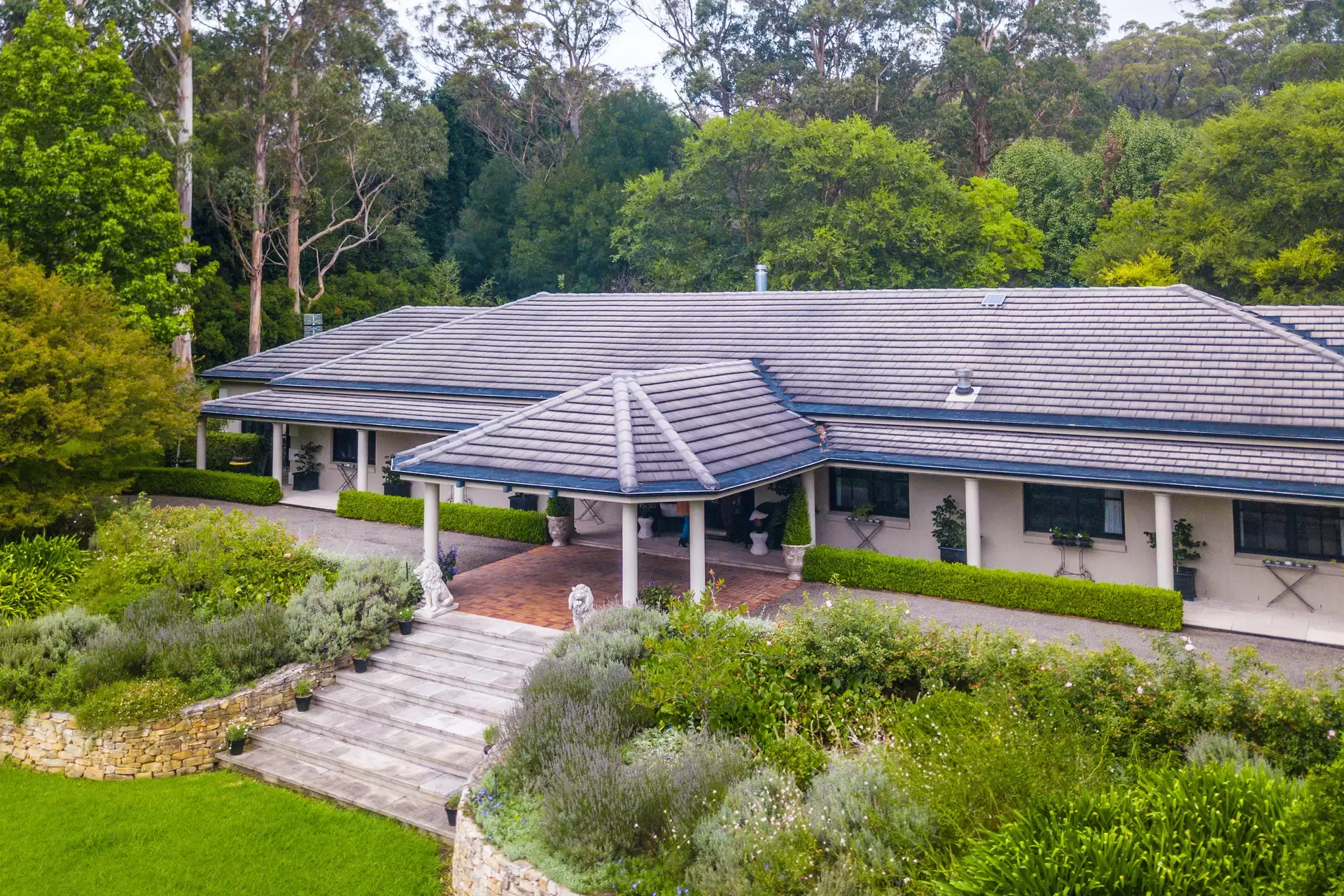 13 Kimberley Drive, Bowral Sold by Drew Lindsay Sotheby's International Realty - image 13