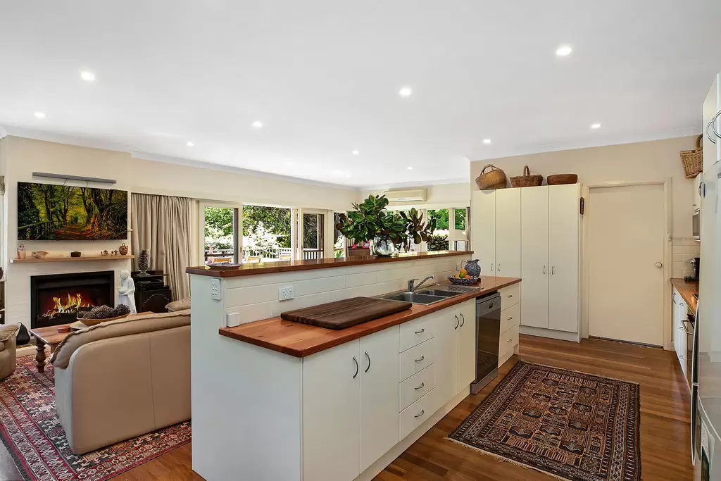 63 Mount Road, Bowral Sold by Drew Lindsay Sotheby's International Realty - image 6