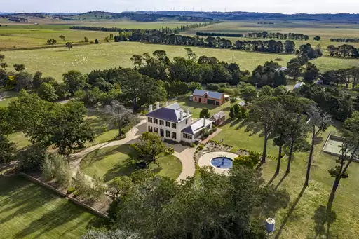 157 Old South Road, Breadalbane Sold by Drew Lindsay Sotheby's International Realty