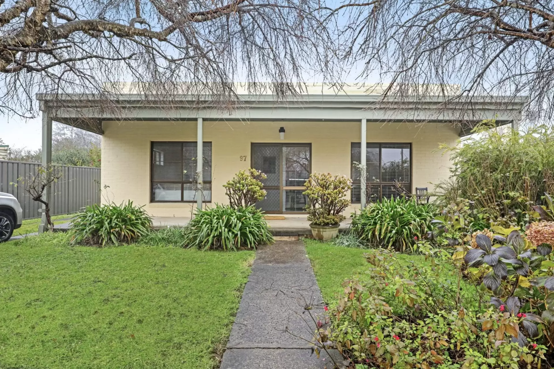 97 Hoddle Street, Robertson For Sale by Drew Lindsay Sotheby's International Realty - image 2