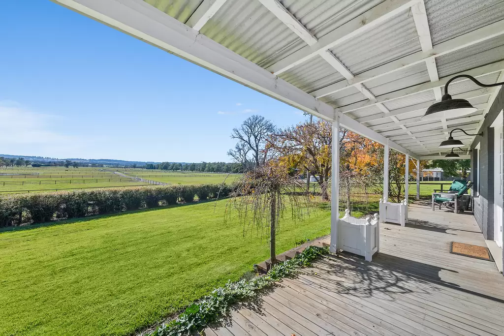 Moss Vale For Sale by Drew Lindsay Sotheby's International Realty