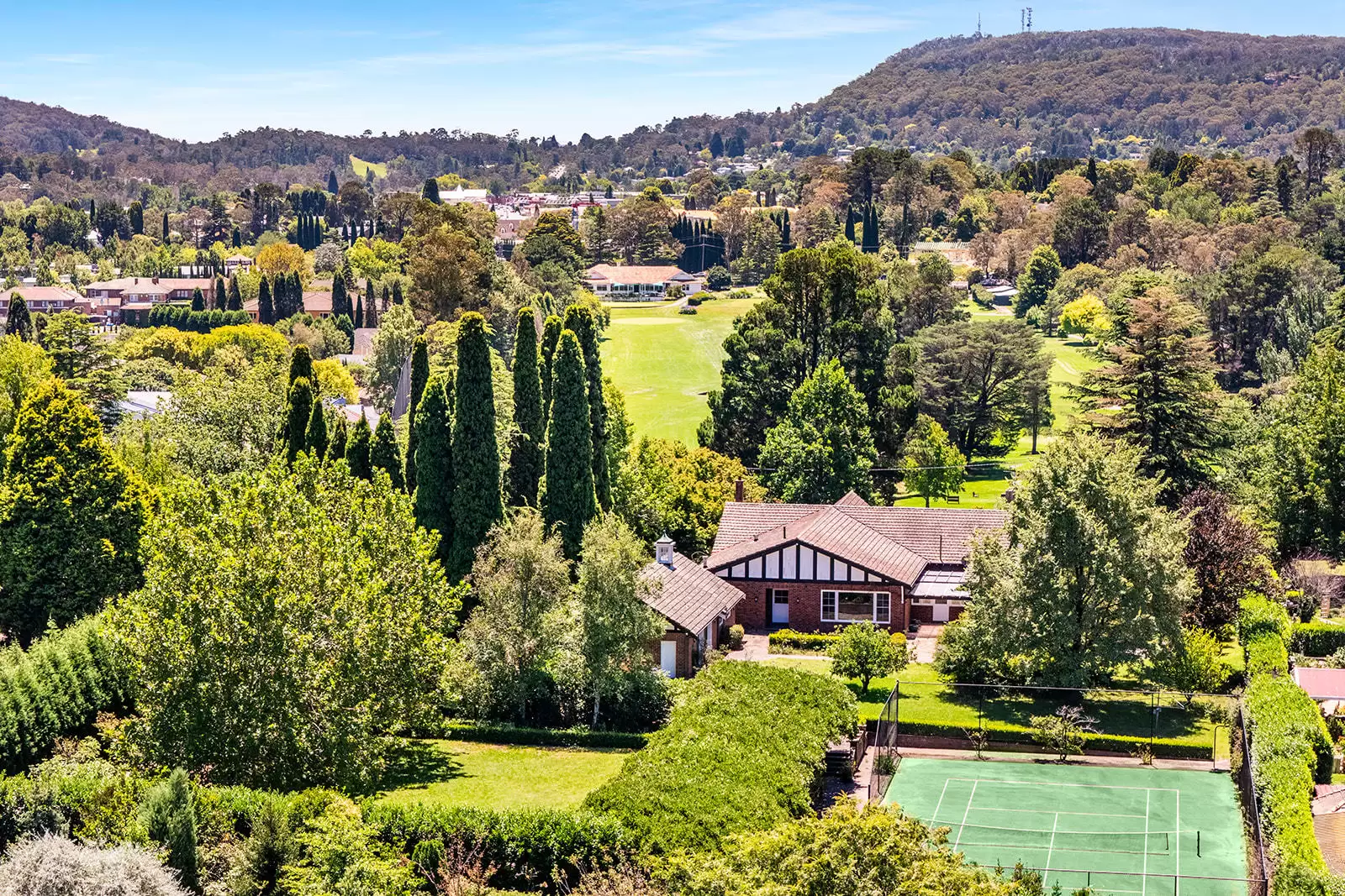 11 Links Road, Burradoo For Sale by Drew Lindsay Sotheby's International Realty - image 2