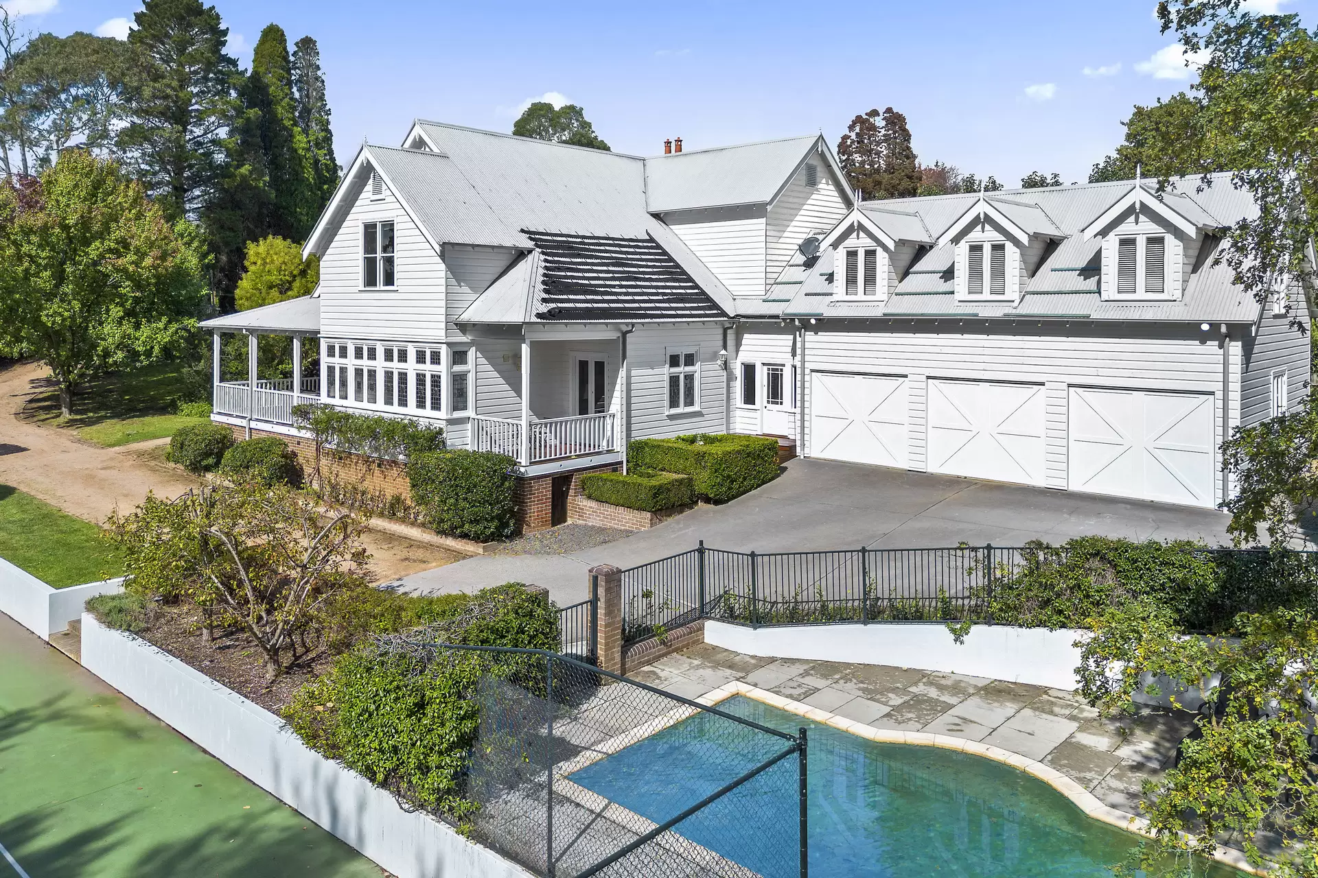 35 Charlton Close, Bowral For Sale by Drew Lindsay Sotheby's International Realty - image 2