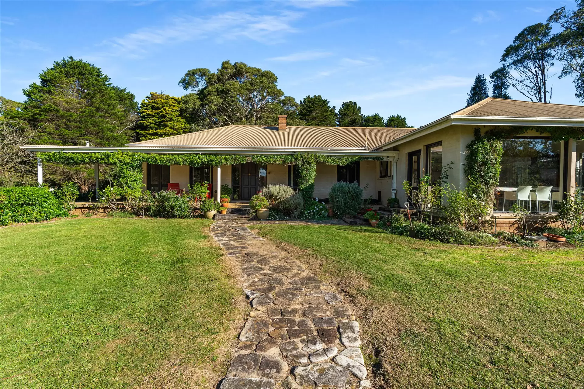 271 Woodlands Road, Woodlands Sold by Drew Lindsay Sotheby's International Realty - image 3