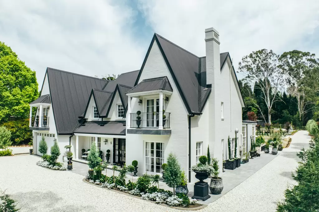 5 Fairway Drive, Bowral Sold by Drew Lindsay Sotheby's International Realty