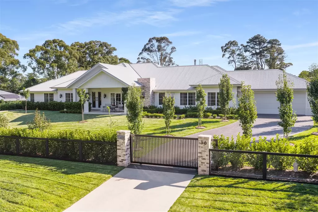 36 School Lane, Exeter For Sale by Drew Lindsay Sotheby's International Realty