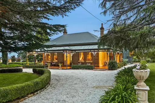 37 Railway Parade, Balmoral Village For Sale by Drew Lindsay Sotheby's International Realty