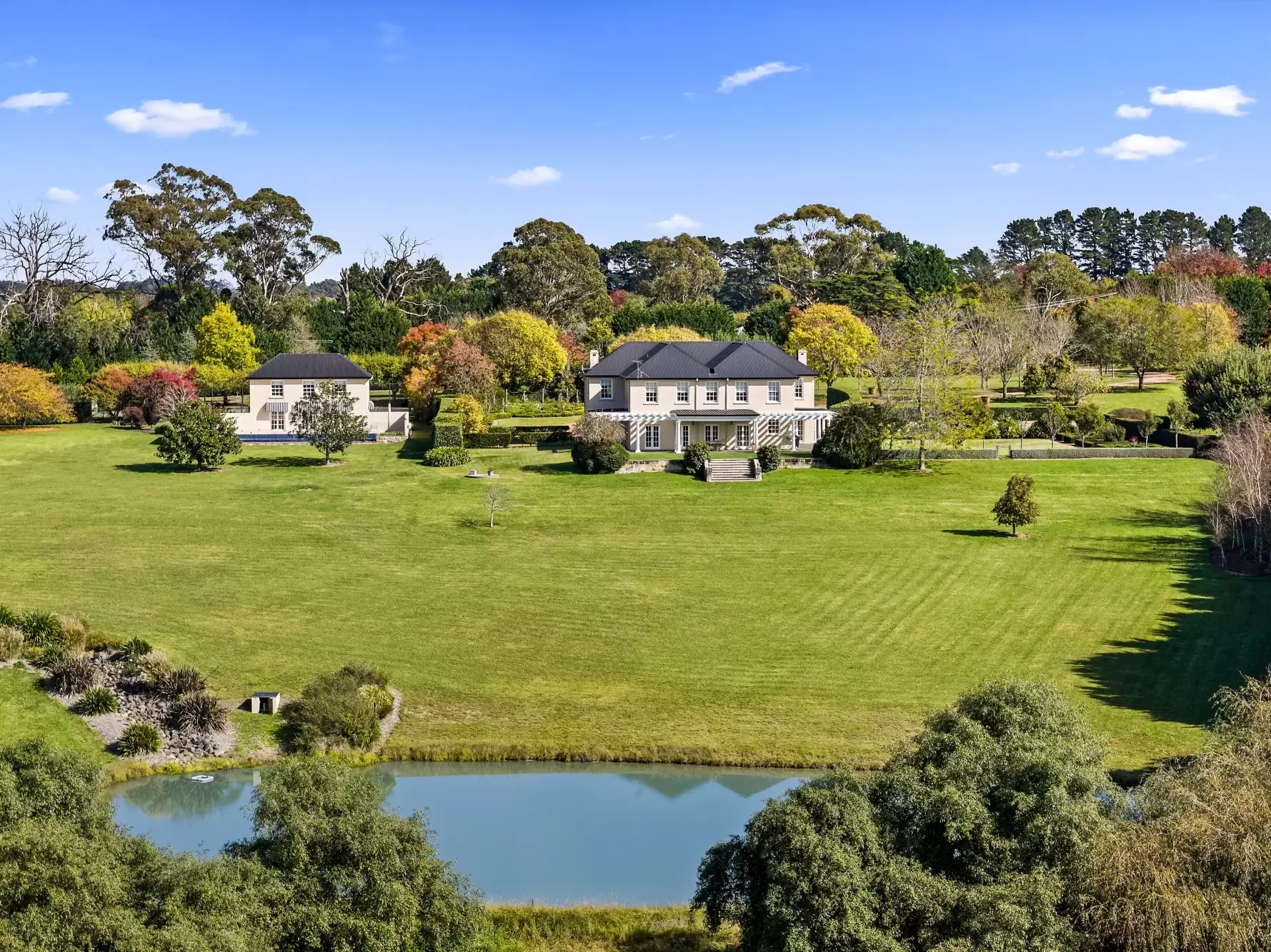 470 Ellsmore Road, Exeter For Sale by Drew Lindsay Sotheby's International Realty - image 2